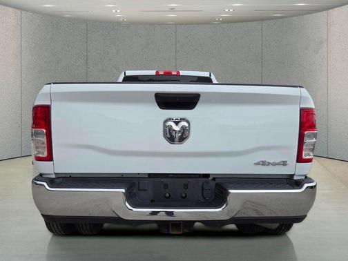 Bright White Clearcoat 2022 RAM 3500 Tradesman Crew Cab 4x4 8' Box