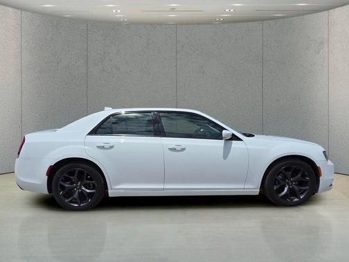 Bright White Clearcoat 2023 Chrysler 300 S