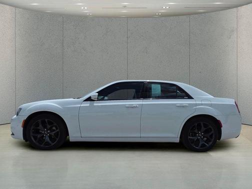 Bright White Clearcoat 2023 Chrysler 300 S