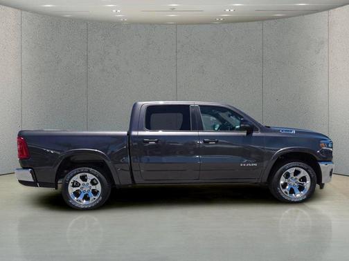 Granite Crystal Metallic Clearcoat 2026 RAM 1500 Big Horn/Lone Star