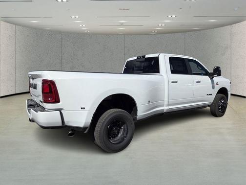 2026 RAM 3500 Laramie Crew Cab 4x4 8' Box