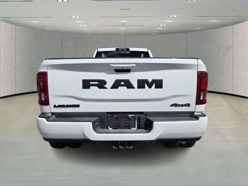 2026 RAM 3500 Laramie Crew Cab 4x4 8' Box