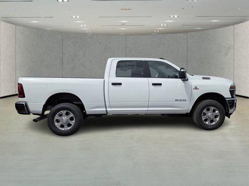 Bright White Clearcoat 2026 RAM 2500 Big Horn Crew Cab 4x4 6'4' Box