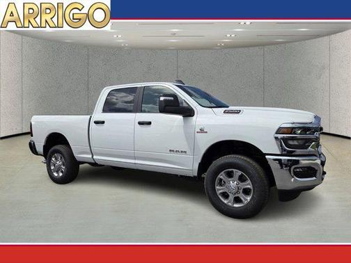 Bright White Clearcoat 2026 RAM 2500 Big Horn Crew Cab 4x4 6'4' Box