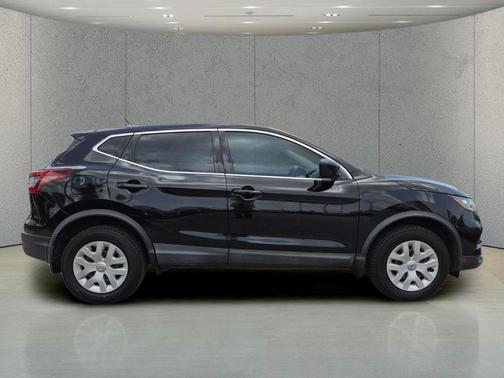 Magnetic Black Pearl 2020 Nissan Rogue Sport S
