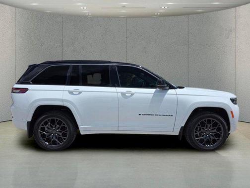 Bright White Clearcoat 2026 Jeep Grand Cherokee Summit