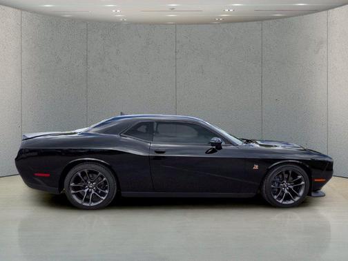 Pitch Black Clearcoat 2023 Dodge Challenger R/T Scat Pack