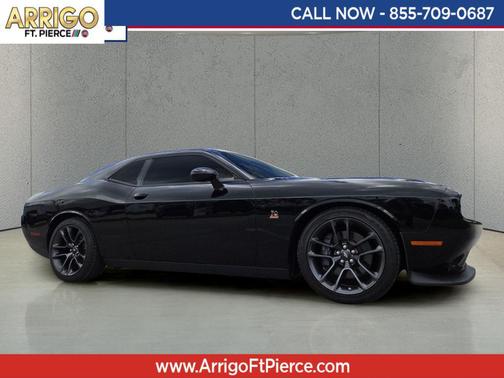 Pitch Black Clearcoat 2023 Dodge Challenger R/T Scat Pack