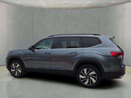 Platinum Gray Metallic 2024 Volkswagen Atlas 2.0T SE w/Technology