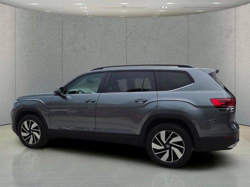 Platinum Gray Metallic 2024 Volkswagen Atlas 2.0T SE w/Technology