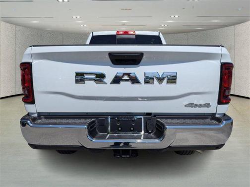 2025 RAM 2500 Tradesman Crew Cab 4x4 6'4' Box
