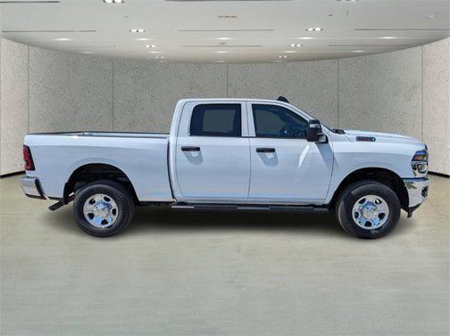 2025 RAM 2500 Tradesman Crew Cab 4x4 6'4' Box