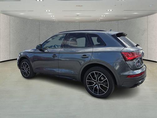 Daytona Gray Pearl Effect 2023 Audi SQ5 3.0T Premium Plus