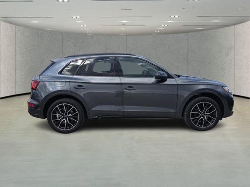 Daytona Gray Pearl Effect 2023 Audi SQ5 3.0T Premium Plus