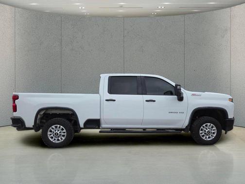 Summit White 2022 Chevrolet Silverado 2500 WT