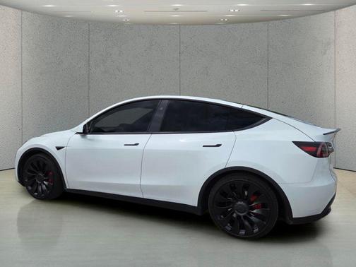 Pearl White Multi-Coat 2023 Tesla Model Y Performance Dual Motor All-Wheel Drive