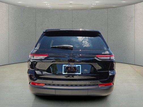 Diamond 2026 Jeep Grand Cherokee Altitude