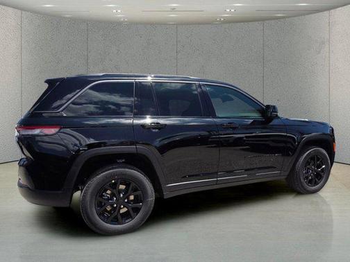Diamond 2026 Jeep Grand Cherokee Altitude