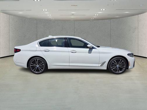 Alpine White 2023 BMW 540 i xDrive