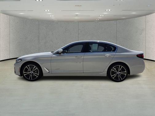 Alpine White 2023 BMW 540 i xDrive