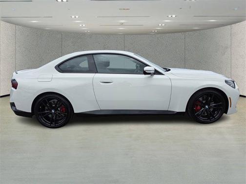 2024 BMW 230 i