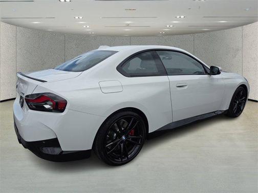 2024 BMW 230 i