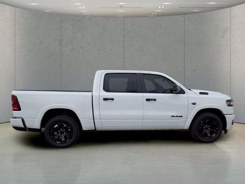 Bright White Clearcoat 2027 RAM 1500 Big Horn/Lone Star
