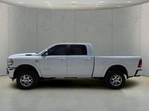 Bright White Clearcoat 2022 RAM 2500 Laramie Crew Cab 4x4 6'4' Box