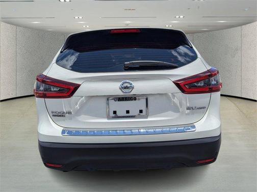 2022 Nissan Rogue Sport SV