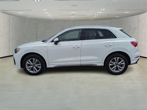 2022 Audi Q3 45 S line Premium
