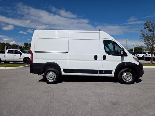 Bright White Clearcoat 2024 RAM ProMaster 2500 Tradesman