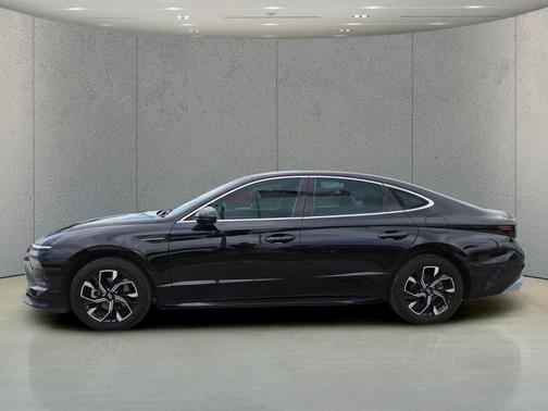 Onyx Black 2024 Hyundai SONATA SEL