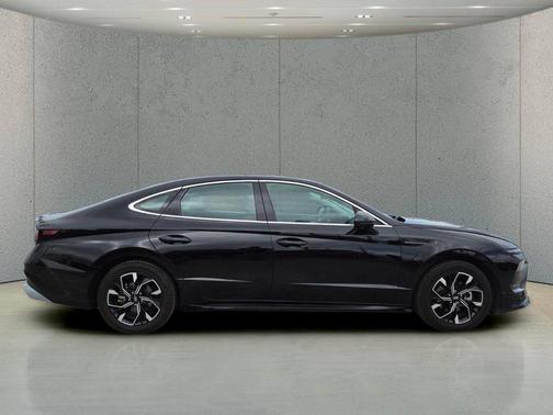 Onyx Black 2024 Hyundai SONATA SEL
