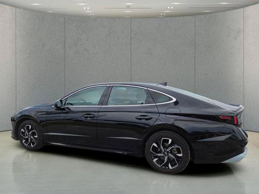 Onyx Black 2024 Hyundai SONATA SEL