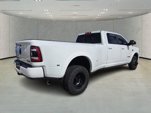 2020 RAM 3500 Laramie Crew Cab 4x4 8' Box