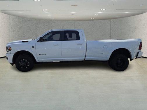 2020 RAM 3500 Laramie Crew Cab 4x4 8' Box