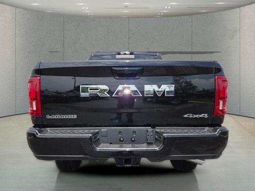 Diamond 2026 RAM 2500 Laramie Crew Cab 4x4 6'4' Box