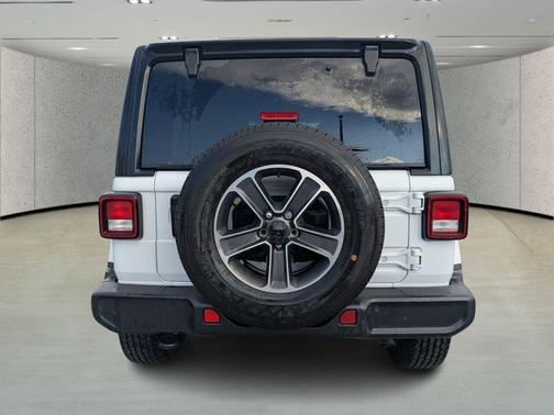 2023 Jeep Wrangler 4-Door Sahara 4x4