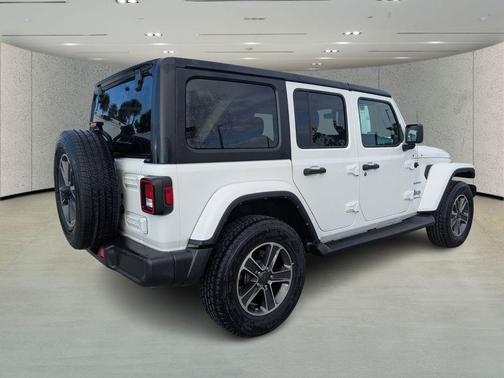 2023 Jeep Wrangler 4-Door Sahara 4x4