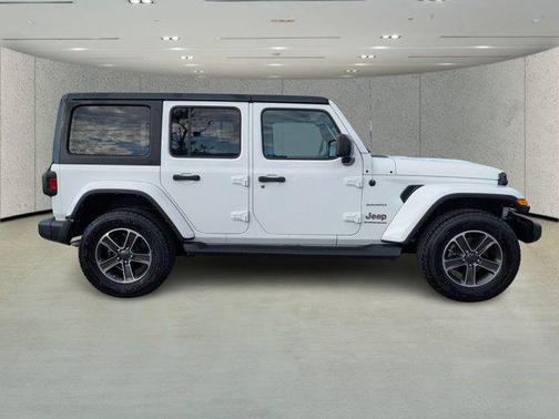 2023 Jeep Wrangler 4-Door Sahara 4x4