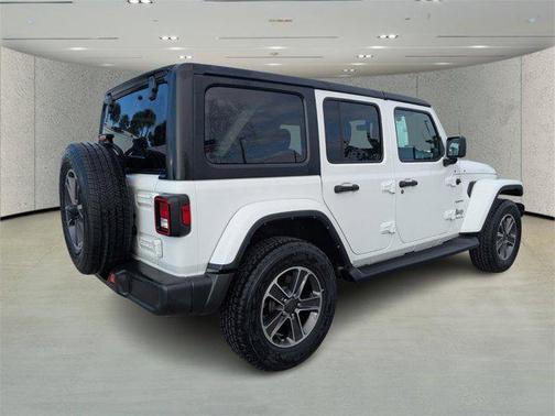 2023 Jeep Wrangler 4-Door Sahara 4x4