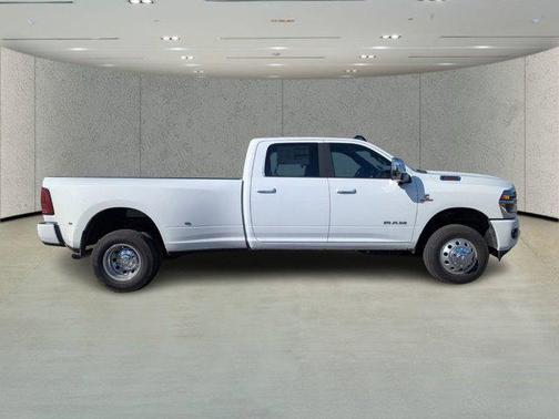 2026 RAM 3500 Laramie Crew Cab 4x4 8' Box