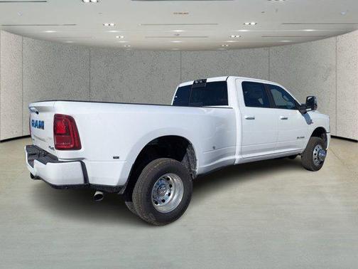 2026 RAM 3500 Laramie Crew Cab 4x4 8' Box