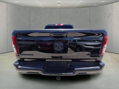 Diamond Black Crystal Pearlcoat 2021 RAM 1500 Big Horn/Lone Star