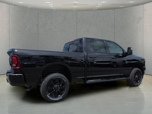 Diamond Black Crystal Pearlcoat 2026 RAM 2500 Black Express Crew Cab 4x4 6'4' Box