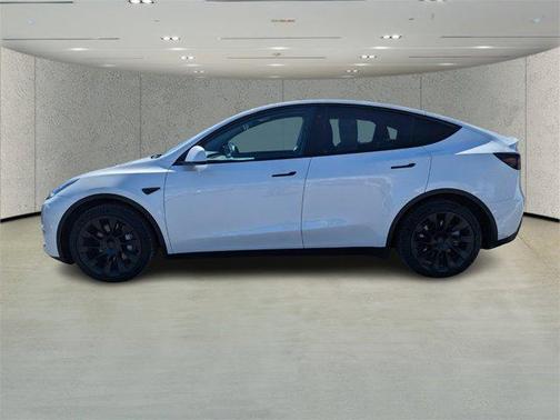 2022 Tesla Model Y Long Range Dual Motor All-Wheel Drive