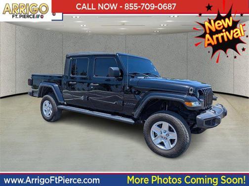 2022 Jeep Gladiator Sport S