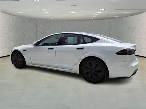 Pearl White Multi-Coat 2023 Tesla Model S Base