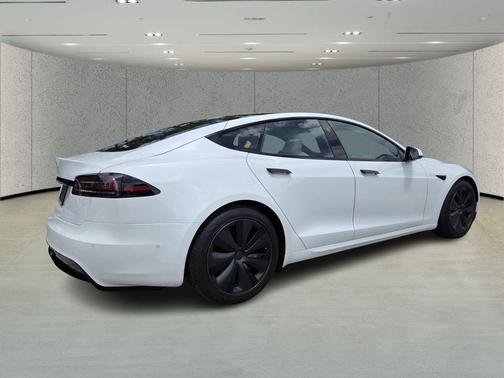 Pearl White Multi-Coat 2023 Tesla Model S Base