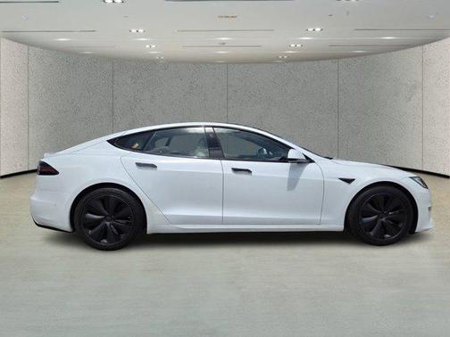 Pearl White Multi-Coat 2023 Tesla Model S Base